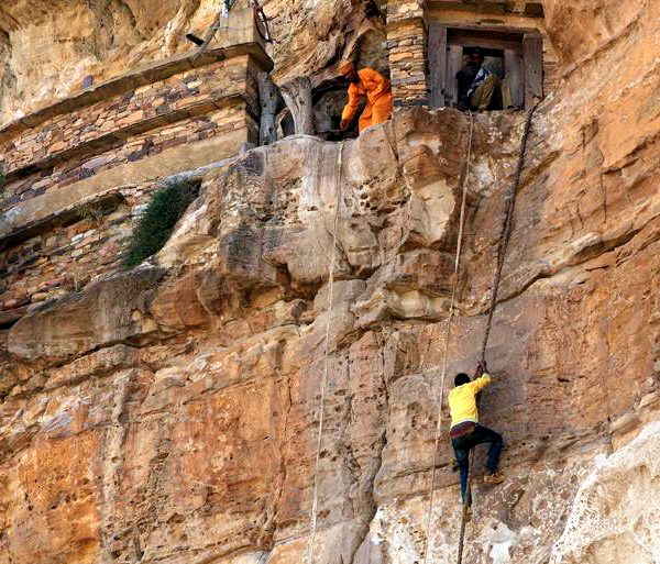Accès acrobatique à la cité de Debre Damo